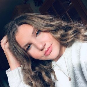 Meet your Posher, Camille